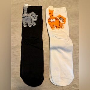 2 Pairs Of Cute Tabby Cat Socks w/ Fuzzy Balls, Funny Novelty Animal Sock Gift
